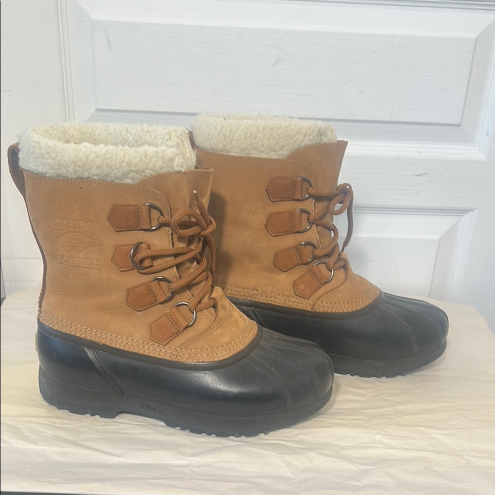 MEN SOREL Tan and Black Winter Boots IN SIZE 9